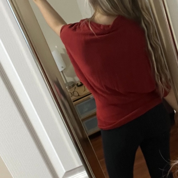 Le Chateau Sweater - Picture 1 of 2